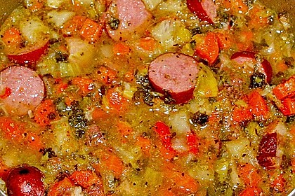 Deftige Gem&uuml;sesuppe aus Suppengr&uuml;n