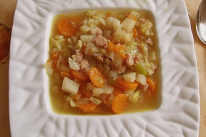 Deftige Gem&uuml;sesuppe aus Suppengr&uuml;n 2
