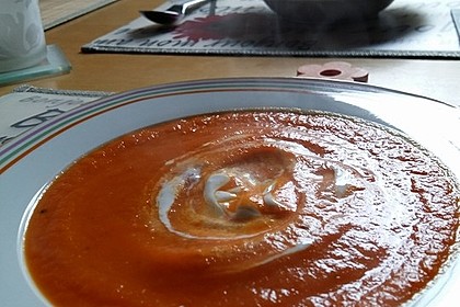 Suppe aus gerösteten Paprika und Möhren 3