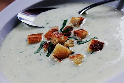Bärlauch - Sahnesuppe mit Croutons 5