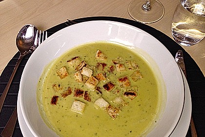 Bärlauch - Sahnesuppe mit Croutons 24