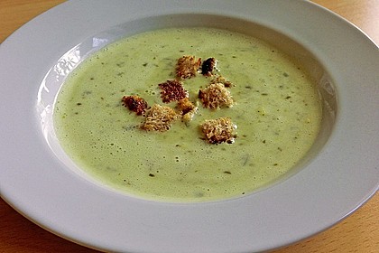 Bärlauch - Sahnesuppe mit Croutons 7