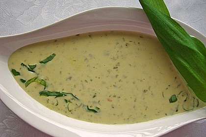 Bärlauch - Sahnesuppe mit Croutons 11