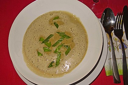 Bärlauch - Sahnesuppe mit Croutons 30
