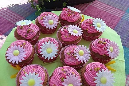Marzipan Cupcakes 5