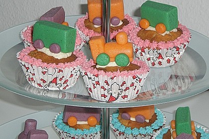 Marzipan Cupcakes 12