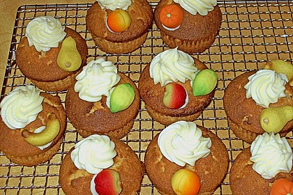 Marzipan Cupcakes 13