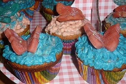 Marzipan Cupcakes 19