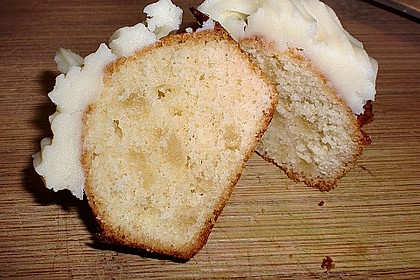 Marzipan Cupcakes 11
