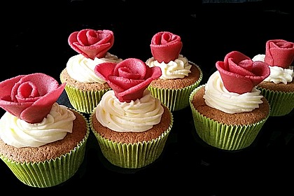 Marzipan Cupcakes 4