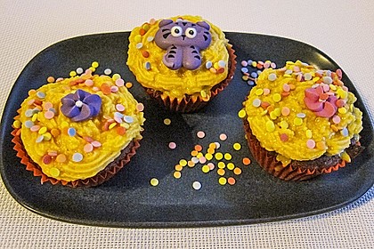 Marzipan Cupcakes 16