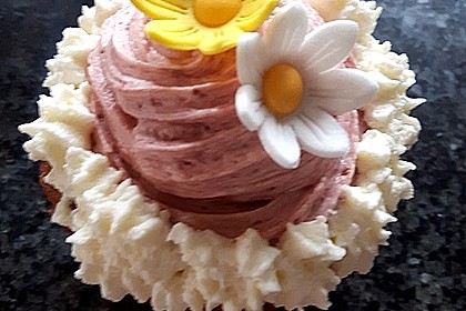 Marzipan Cupcakes 3