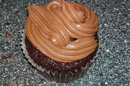 Chili Schoko Cupcakes mit Kirschf&uuml;llung 1