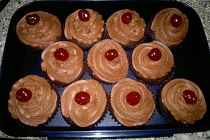 Chili Schoko Cupcakes mit Kirschf&uuml;llung 7