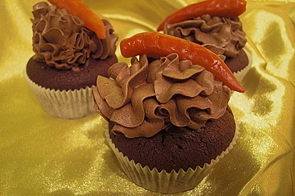Chili Schoko Cupcakes mit Kirschf&uuml;llung 14
