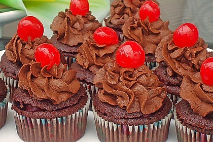 Chili Schoko Cupcakes mit Kirschf&uuml;llung 17