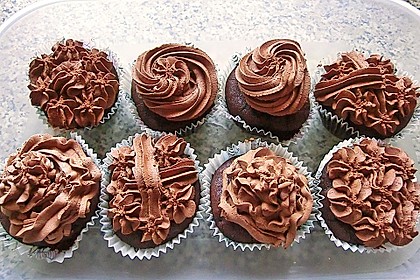 Chili Schoko Cupcakes mit Kirschf&uuml;llung 21