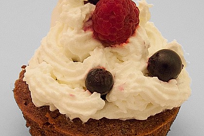 Chili Schoko Cupcakes mit Kirschf&uuml;llung 22