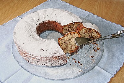 &Uuml;berraschungseier - Kuchen mit Haseln&uuml;ssen 1