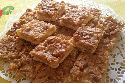 Bienenstich mit Äpfeln und Kokosraspeln 2