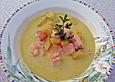 Spargels&uuml;ppchen mit Lachs und Garnelen