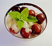 Kirschen mit Marzipansauce (Bild)