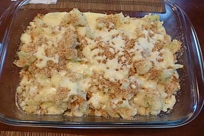 Blumenkohl mit Butterbröseln und Käse überbacken 4