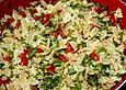 Nudelsalat mit Rucola und Tomaten