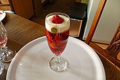 Erdbeeren in Sektgelee 3