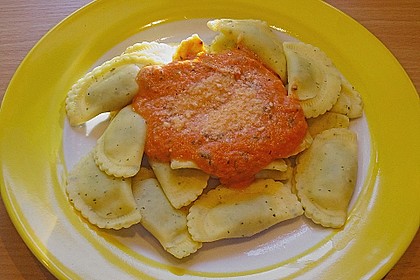 Tortellini mit Ricotta und Basilikum