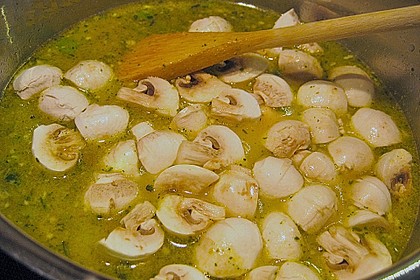 Pikante Thai Suppe mit Kokos und H&uuml;hnchen 5