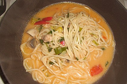 Pikante Thai Suppe mit Kokos und H&uuml;hnchen 11