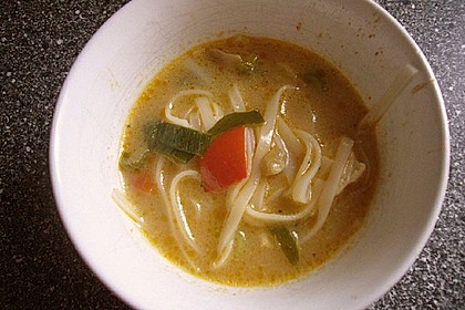 Pikante Thai Suppe mit Kokos und H&uuml;hnchen 13