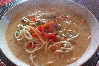 Pikante Thai Suppe mit Kokos und H&uuml;hnchen 15