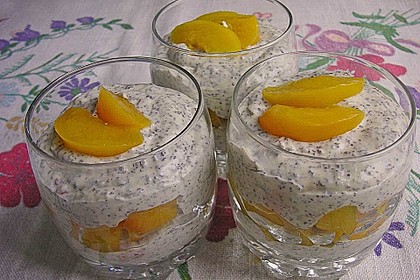 Mohncreme mit Pfirsichen 2