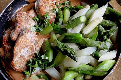 Spargel in rosa Basilikum - Käse - Sauce mit Filet vom Schwein, Huhn oder Pute 6