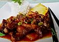 Gebratenes Rindfleisch mit Ananas