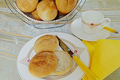 Schnell gezauberte Sonntagsbrötchen 10