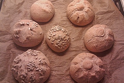 Schnell gezauberte Sonntagsbrötchen 72
