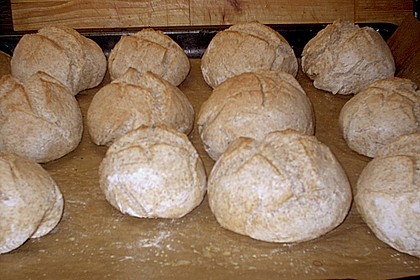 Schnell gezauberte Sonntagsbrötchen 78