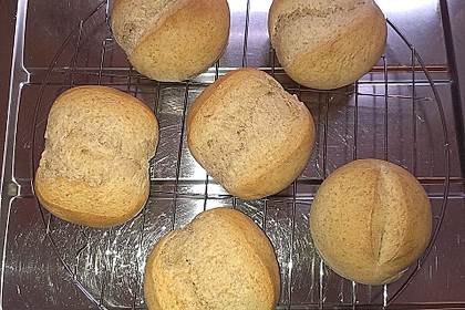 Schnell gezauberte Sonntagsbrötchen 35