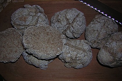 Schnell gezauberte Sonntagsbrötchen 76
