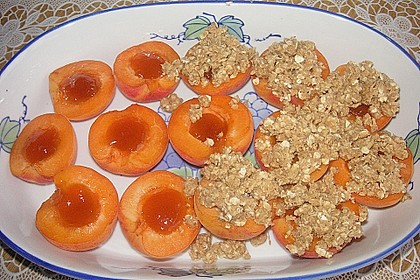 Roros überbackener Aprikosencrumble 8