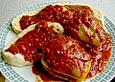 Gef&uuml;llte Paprika mit Tomatensauce und Kn&ouml;deln auf tschechische Art