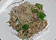 H&auml;hnchenpfanne mit N&uuml;ssen
