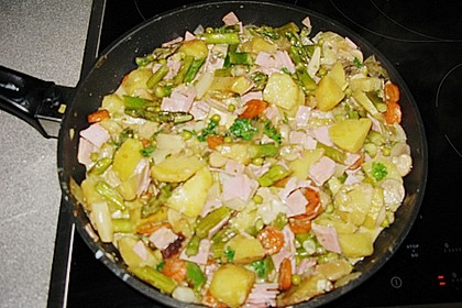 Spargelpfanne mit ger&auml;uchertem Schinken in Sahneso&szlig;e 3