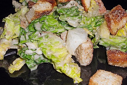 Caesar's Salad mit Parmesan - Cro&ucirc;tons