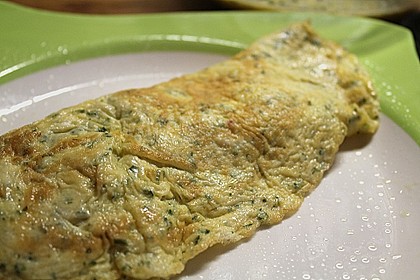 K&auml;seomelett mit Kr&auml;utern und Lauch