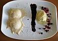 Pfirsich mit Camparischaum an Cassissauce und Thymianeis