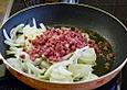 Gebratener Speck mit Zwiebeln